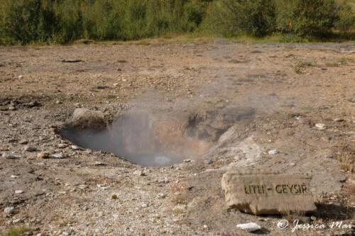 10 Little Geysir