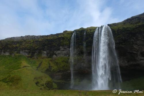 11 Seljalandsfoss