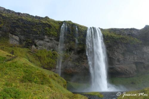 13 Seljalandsfoss